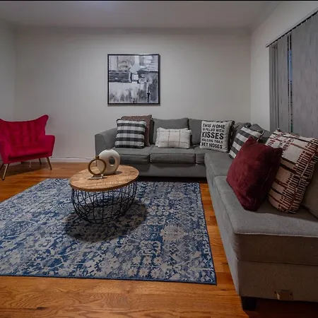Deluxe 3 Bedroom Ewr Airport Home